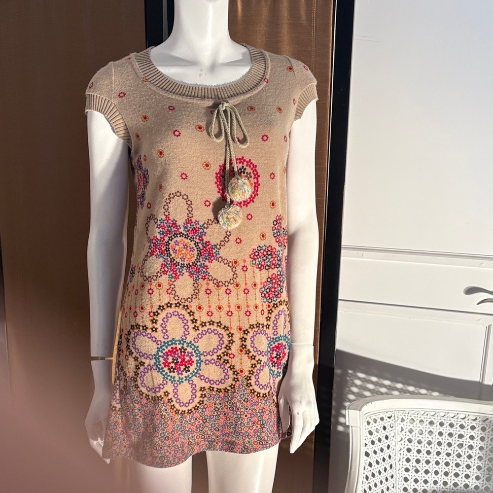 Yumi Beige Knit Top with Floral Label Detail